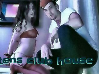 Kittens_club_house