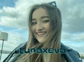 Lunaxeva