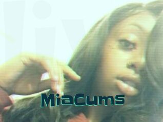 MiaCums