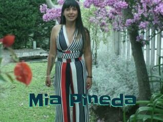 Mia_Pineda Live Cams