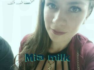 Mia_milk