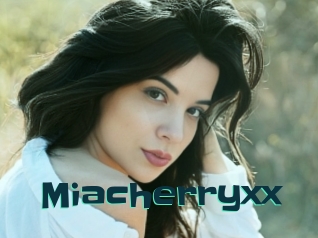 Miacherryxx